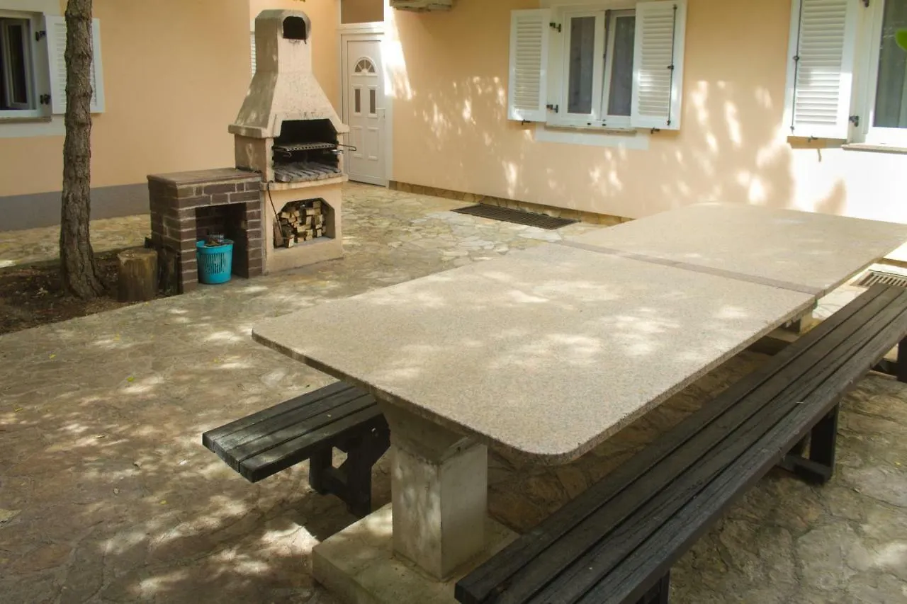 Apartmani Pucarin Punat 0*,